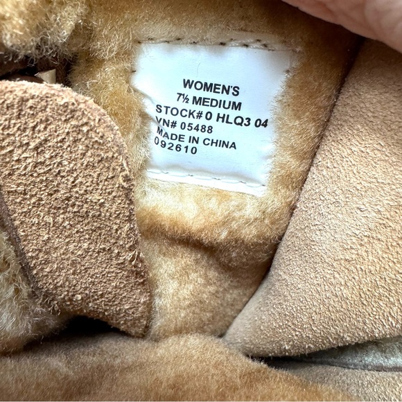 LL Bean tall suede tan moccasin boots shearling lined lace up w fringe. Sz 7.5 - Picture 14 of 14